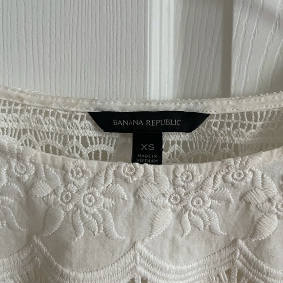 Banana Republic Tops - Pretty shirt